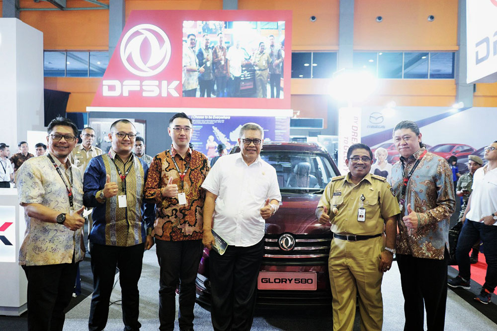 DFSK Glory 580 Tampil Perdana Di GIIAS Makassar 2018 
